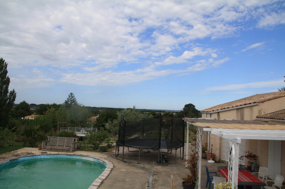 Aire camping-car  Moragne (17430) - Photo 3